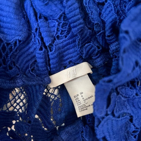 H&M Royal blue lace top sz6 - Picture 2 of 2
